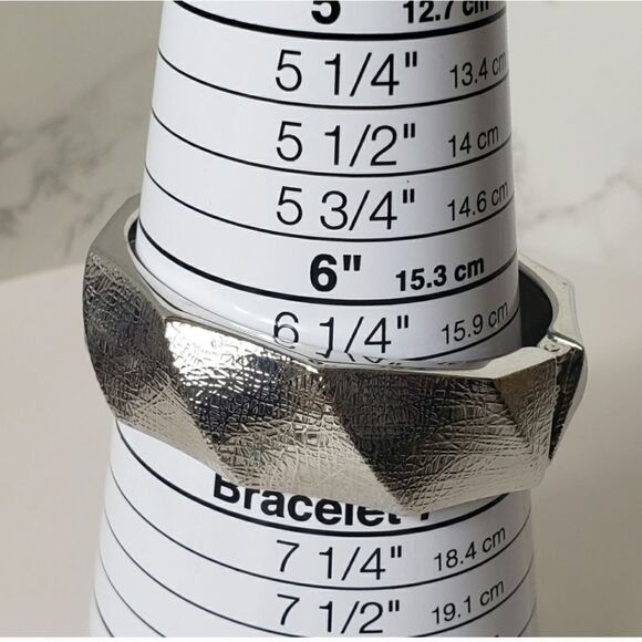 SET OF 4 Bangle Bracelets Hinged & Stretch Variety - Picture 5 of 8